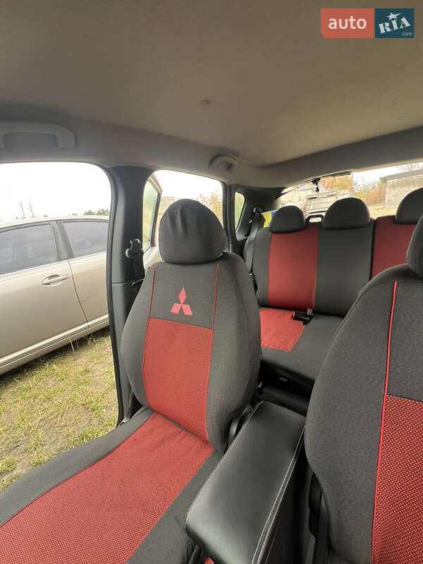 Хэтчбек Mitsubishi Colt 2004 в Вараше