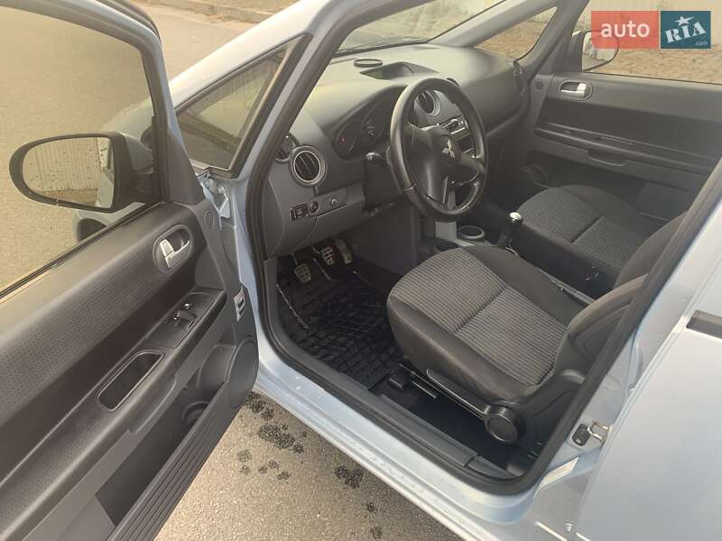 Хэтчбек Mitsubishi Colt 2007 в Луцке фото 13 Хэтчбек Mitsubishi Colt 2007 в Луцке