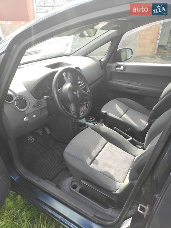 Хэтчбек Mitsubishi Colt 2004 в Почаеве фото 17 Хэтчбек Mitsubishi Colt 2004 в Почаеве