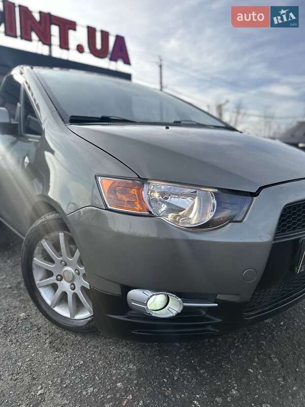 Хетчбек Mitsubishi Colt 2009 в Білогородці