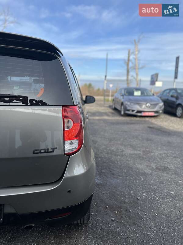 Хетчбек Mitsubishi Colt 2009 в Білогородці