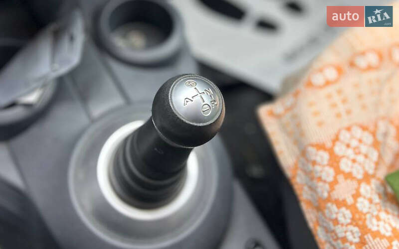 Хэтчбек Mitsubishi Colt 2012 в Черновцах