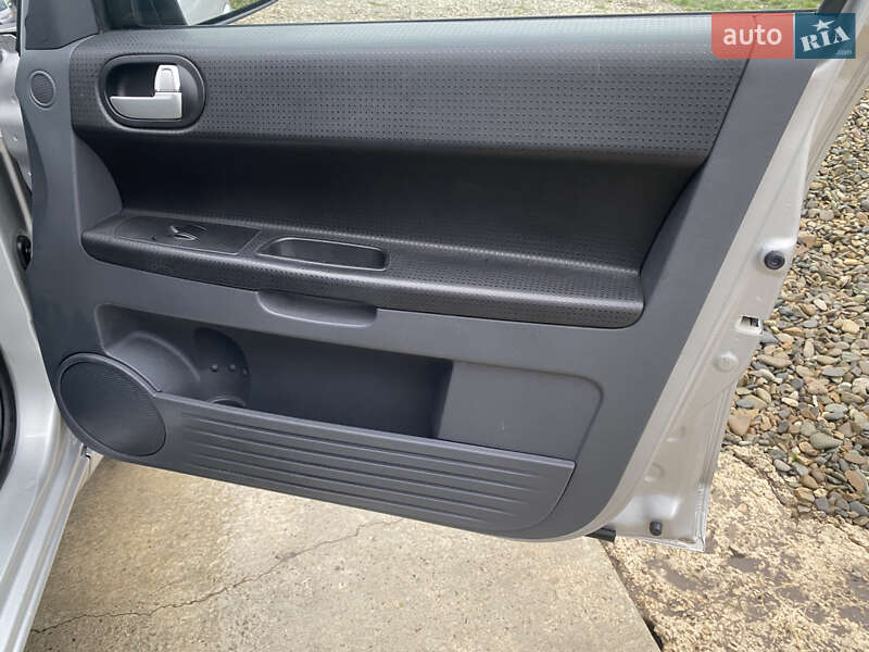 Хетчбек Mitsubishi Colt 2009 в Чернівцях