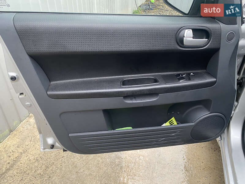 Хетчбек Mitsubishi Colt 2009 в Чернівцях