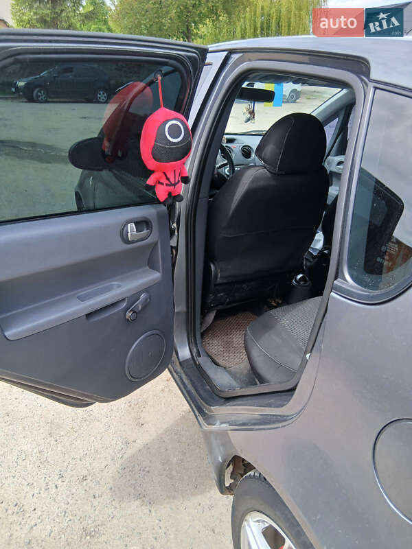 Хетчбек Mitsubishi Colt 2004 в Тернополі