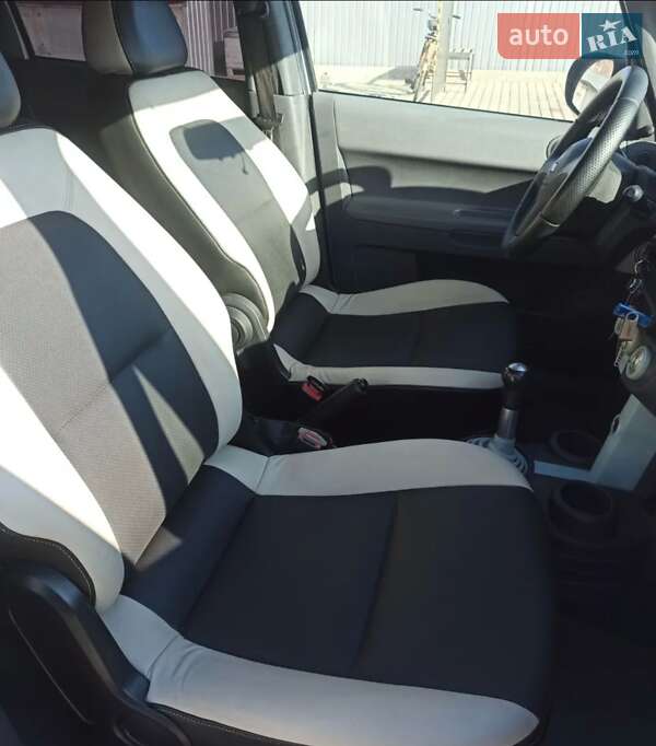 Хетчбек Mitsubishi Colt 2005 в Старокостянтинові