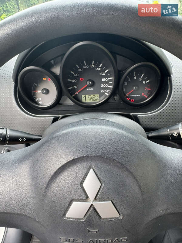 Хэтчбек Mitsubishi Colt 2008 в Киеве фото 17 Хэтчбек Mitsubishi Colt 2008 в Киеве