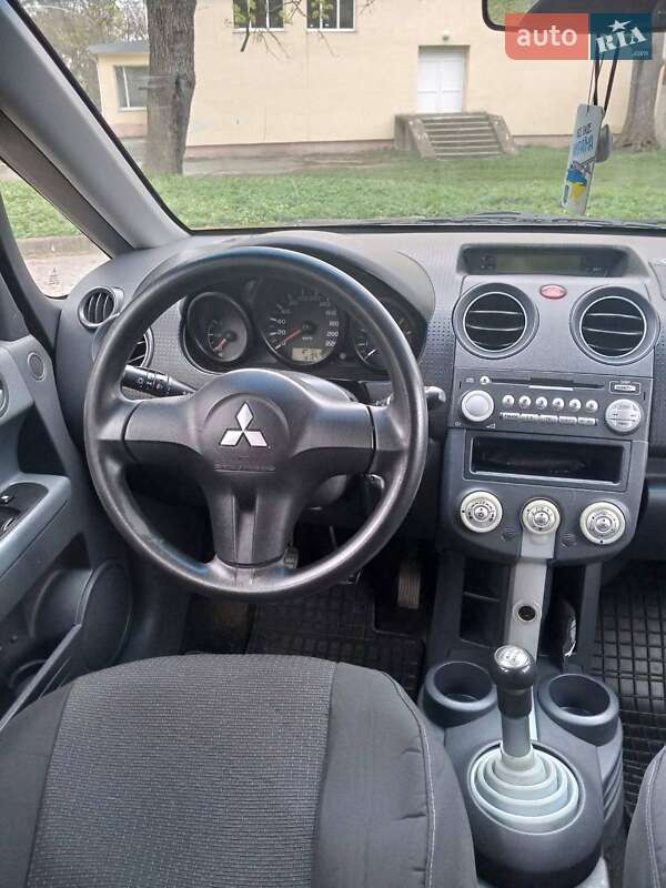 Хэтчбек Mitsubishi Colt 2008 в Луцке фото 5 Хэтчбек Mitsubishi Colt 2008 в Луцке