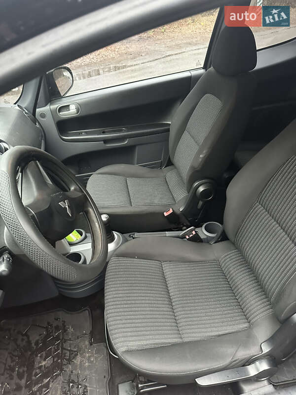 Хэтчбек Mitsubishi Colt 2008 в Киеве фото 9 Хэтчбек Mitsubishi Colt 2008 в Киеве