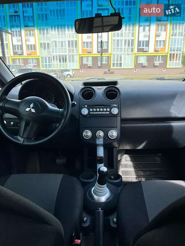 Хэтчбек Mitsubishi Colt 2005 в Полтаве фото 10 Хэтчбек Mitsubishi Colt 2005 в Полтаве