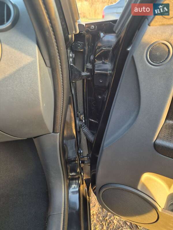 Хэтчбек Mitsubishi Colt 2007 в Сумах фото 8 Хэтчбек Mitsubishi Colt 2007 в Сумах