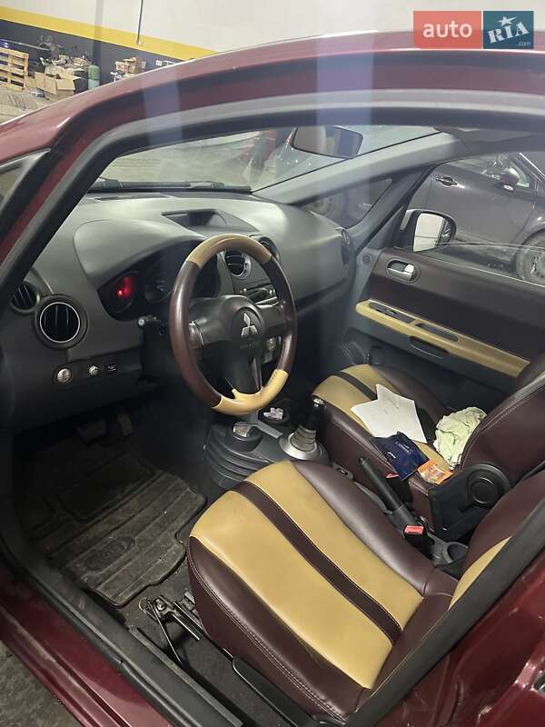 Хэтчбек Mitsubishi Colt 2005 в Ровно фото 3 Хэтчбек Mitsubishi Colt 2005 в Ровно