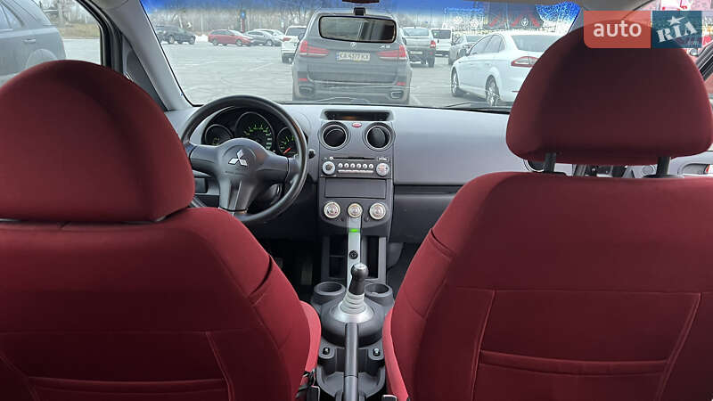 Хэтчбек Mitsubishi Colt 2006 в Киеве