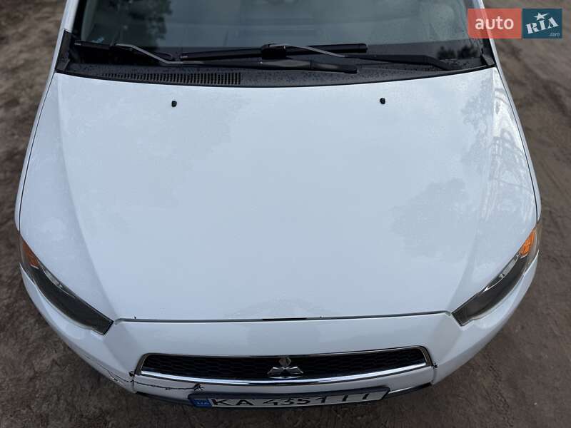 Хетчбек Mitsubishi Colt 2011 в Ірпені