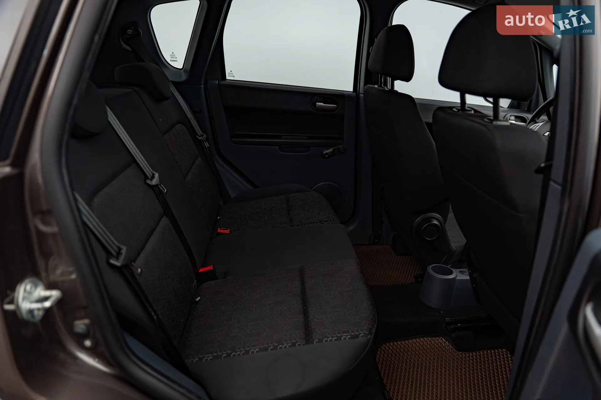 2011 Mitsubishi Colt - мініатюра 16