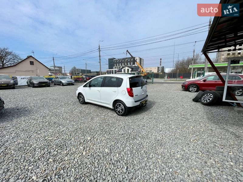 Хэтчбек Mitsubishi Colt 2012 в Черновцах