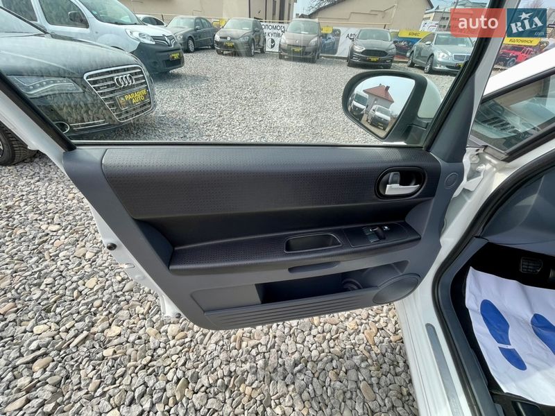 Хэтчбек Mitsubishi Colt 2012 в Черновцах