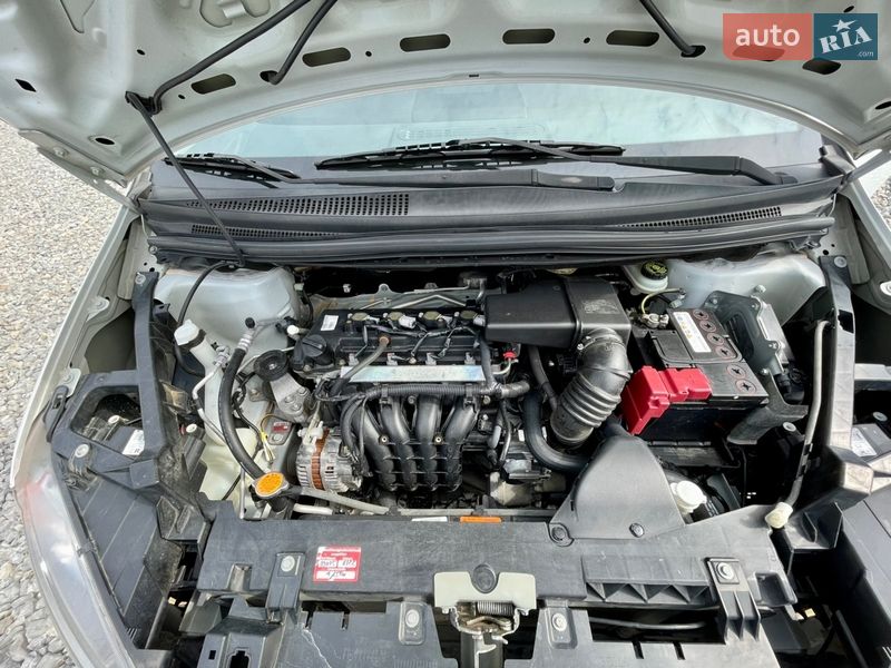 Хэтчбек Mitsubishi Colt 2012 в Черновцах