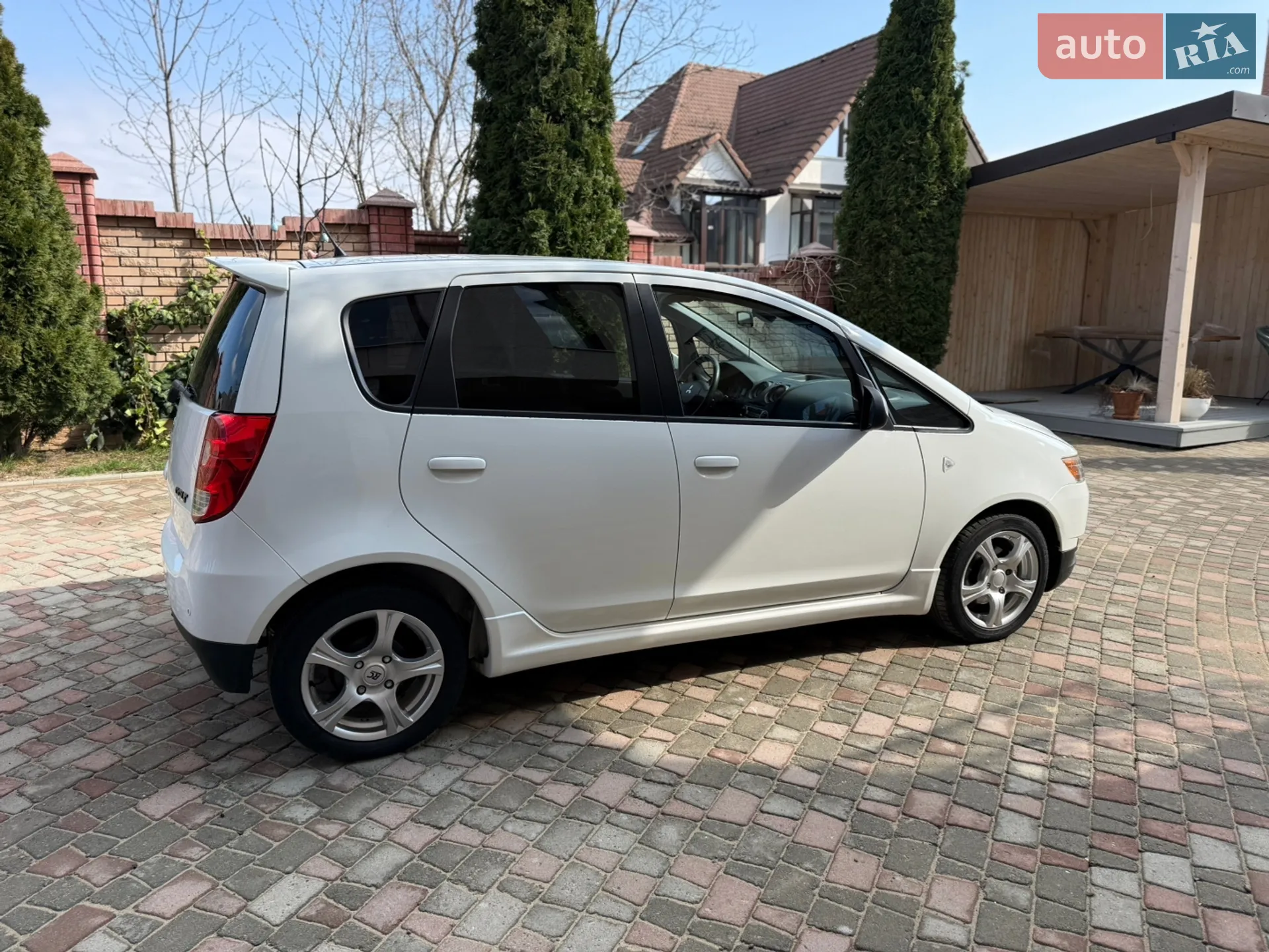 2010 Mitsubishi Colt - мініатюра 8