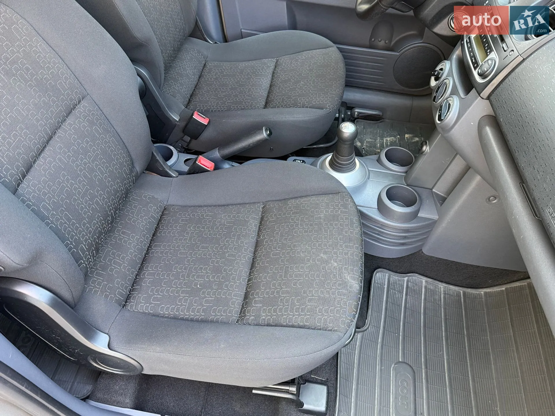 2011 Mitsubishi Colt - мініатюра 24