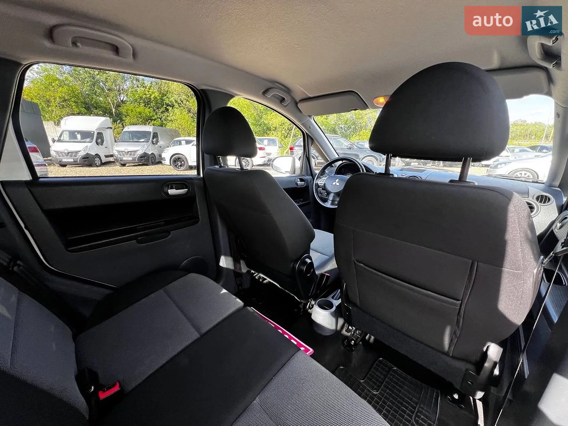 2012 Mitsubishi Colt - мініатюра 51