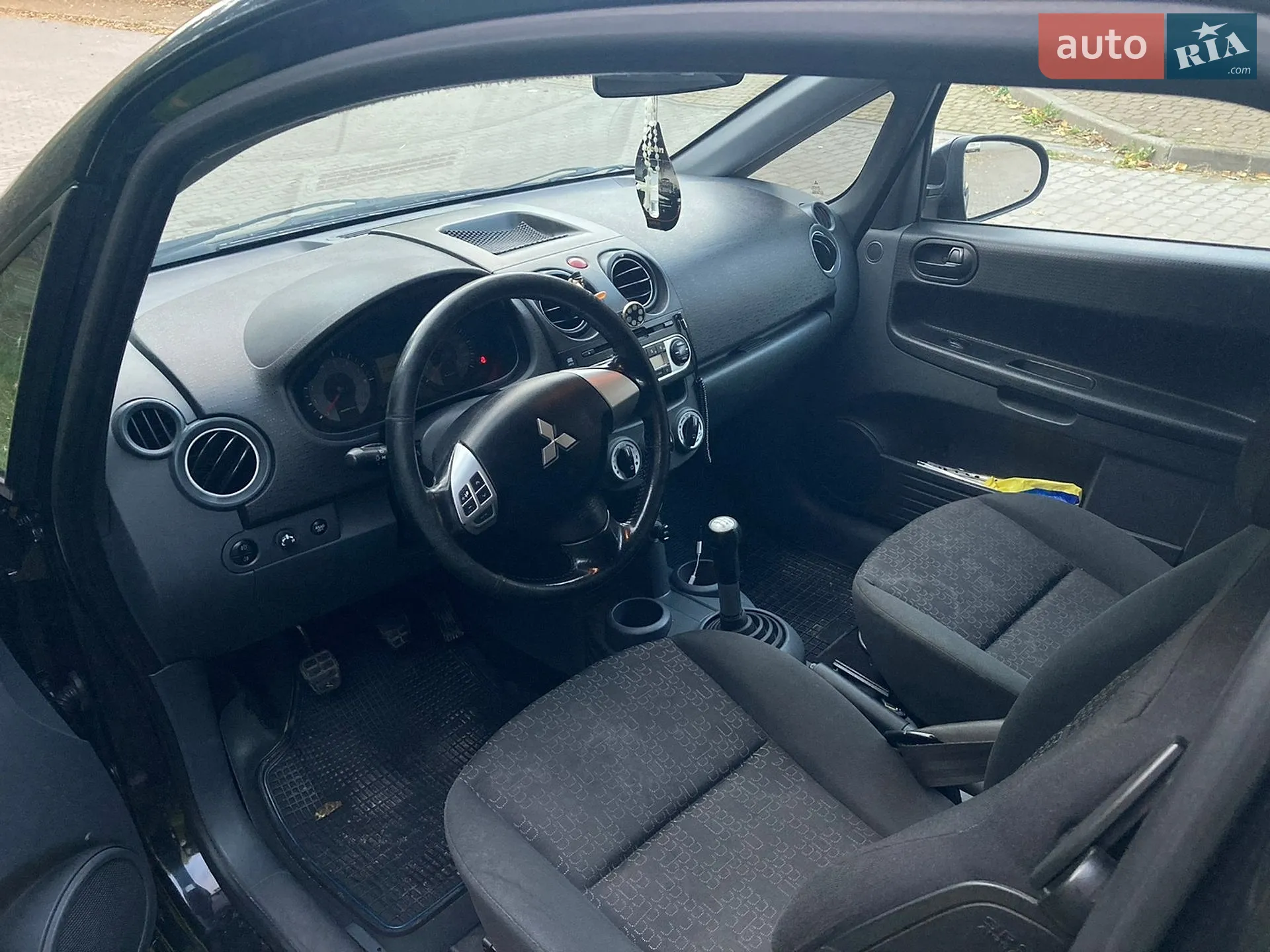 2011 Mitsubishi Colt - мініатюра 8