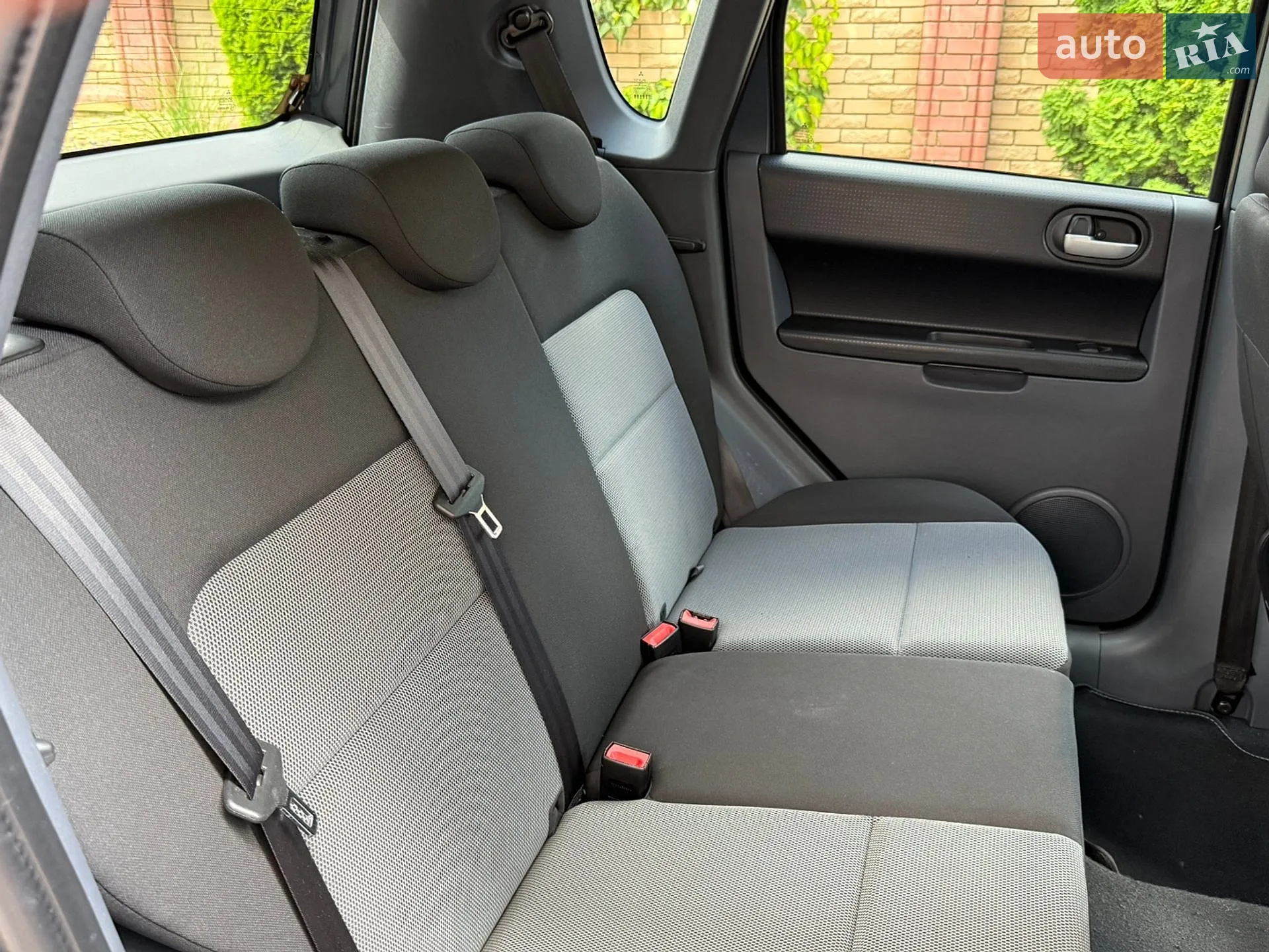 2012 Mitsubishi Colt - мініатюра 30