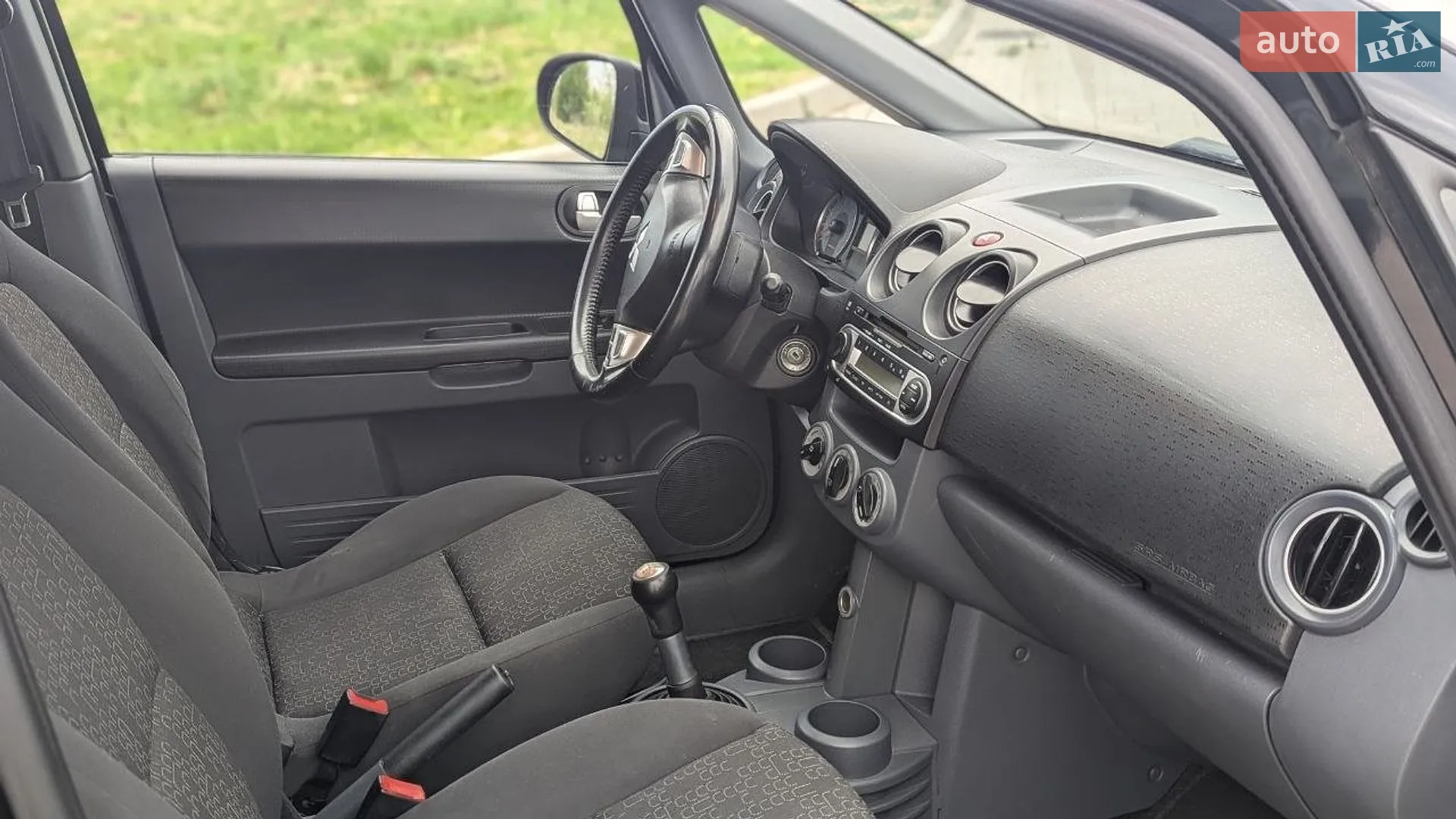 2010 Mitsubishi Colt - мініатюра 9