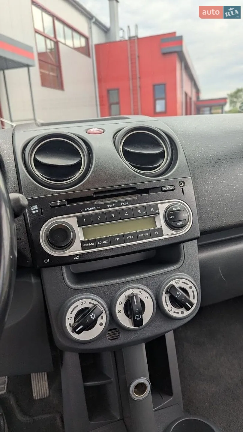 2010 Mitsubishi Colt - мініатюра 21