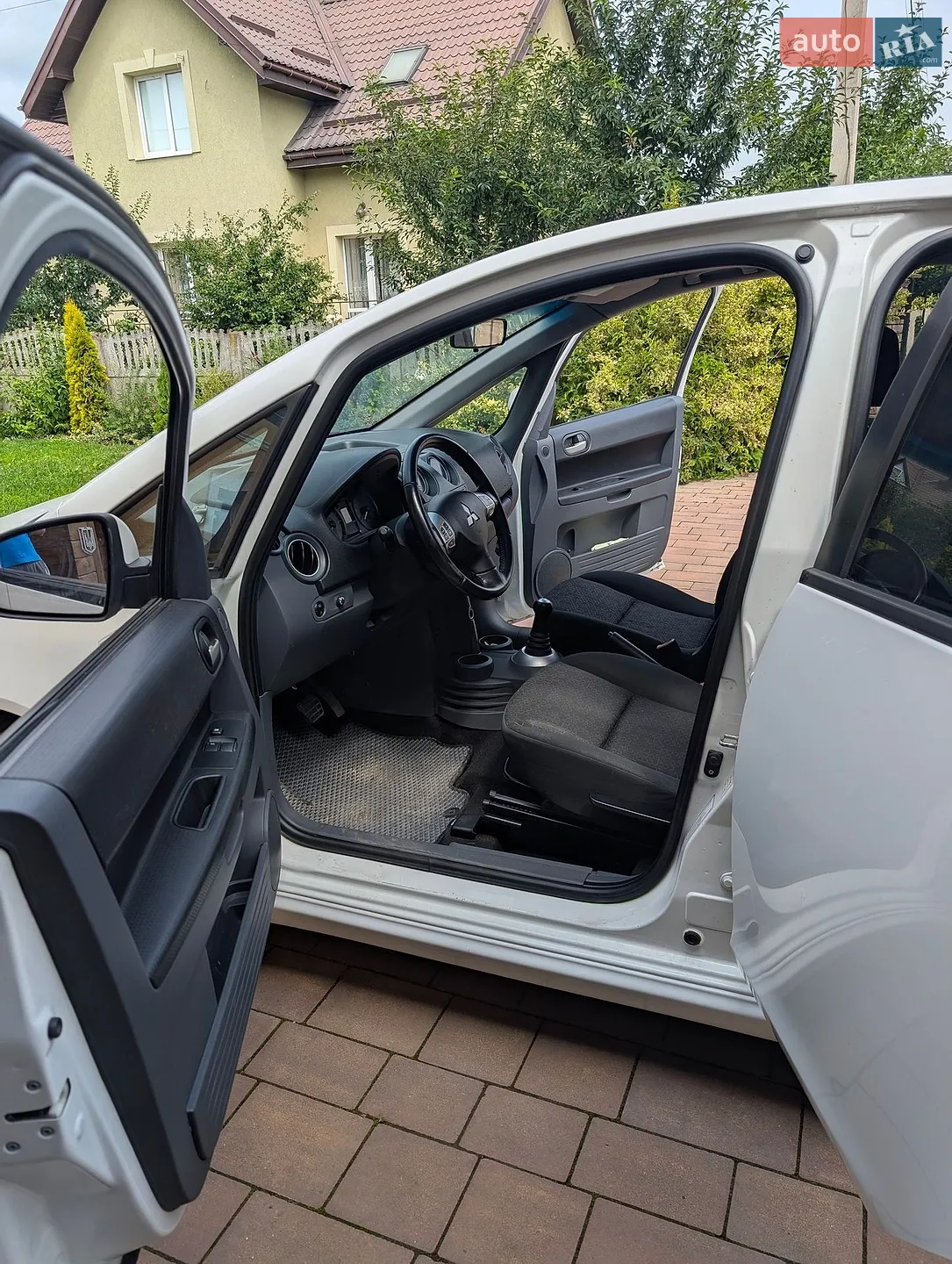 2012 Mitsubishi Colt - мініатюра 10