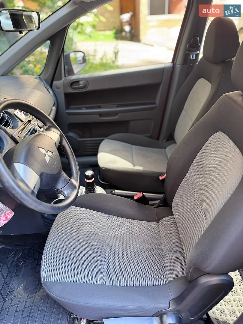 2010 Mitsubishi Colt - мініатюра 4