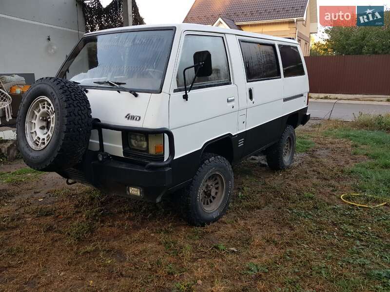Мінівен Mitsubishi Delica 1983 в Києві