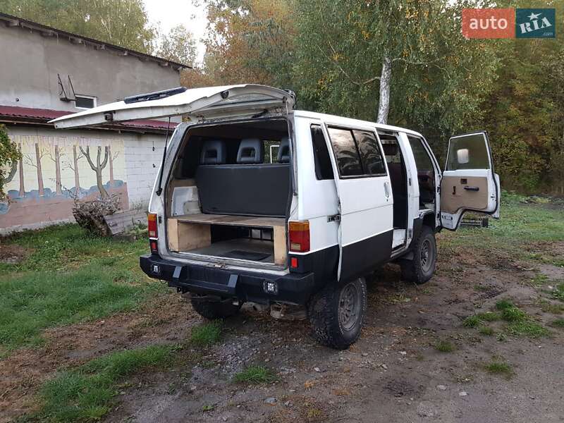 Мінівен Mitsubishi Delica 1983 в Києві