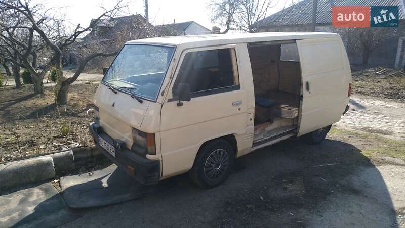 Mitsubishi Delica 1986