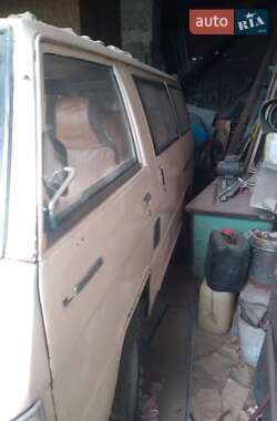 Минивэн Mitsubishi Delica 1986 в 