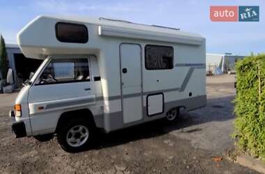 Минивэн Mitsubishi Delica 1986 в 