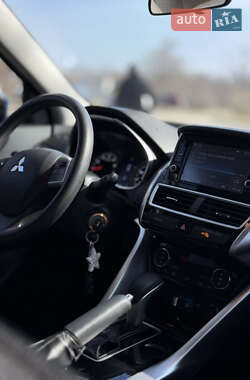 Внедорожник / Кроссовер Mitsubishi Eclipse Cross 2019 в 