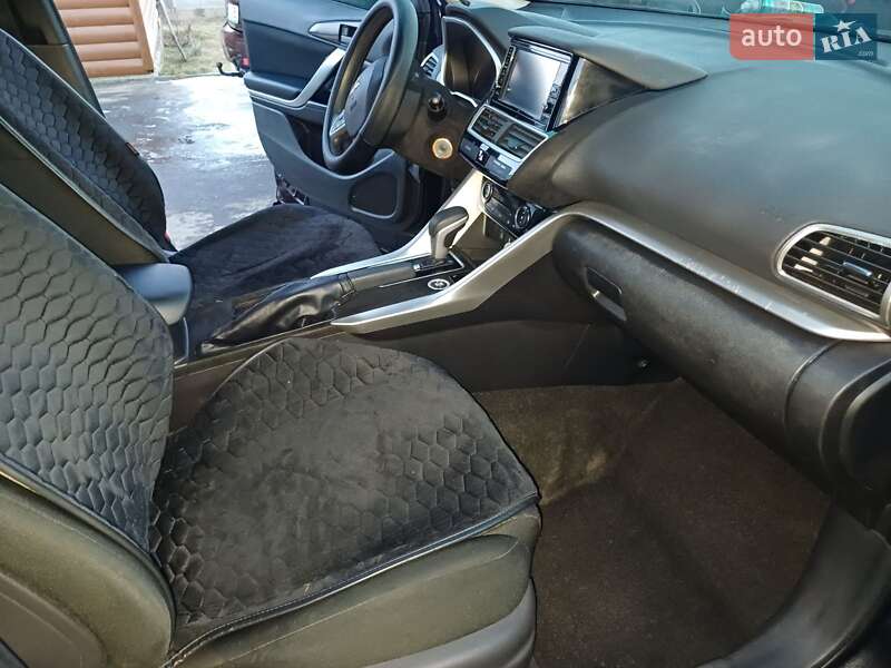 Внедорожник / Кроссовер Mitsubishi Eclipse Cross 2018 в Голованевске