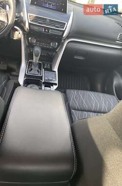 Внедорожник / Кроссовер Mitsubishi Eclipse Cross 2020 в 