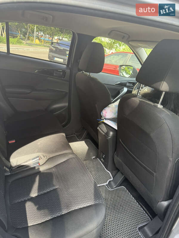 Внедорожник / Кроссовер Mitsubishi Eclipse Cross 2020 в Киеве фото 6 Внедорожник / Кроссовер Mitsubishi Eclipse Cross 2020 в Киеве