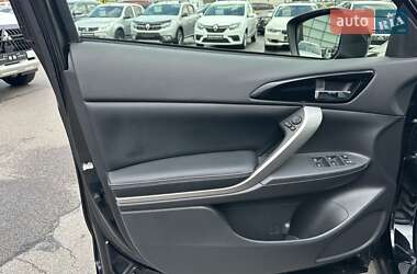 Позашляховик / Кросовер Mitsubishi Eclipse Cross 2023 в 
