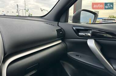 Позашляховик / Кросовер Mitsubishi Eclipse Cross 2023 в 