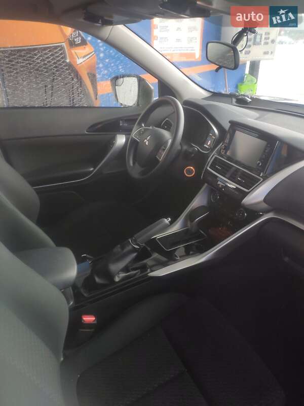 Внедорожник / Кроссовер Mitsubishi Eclipse Cross 2020 в Запорожье