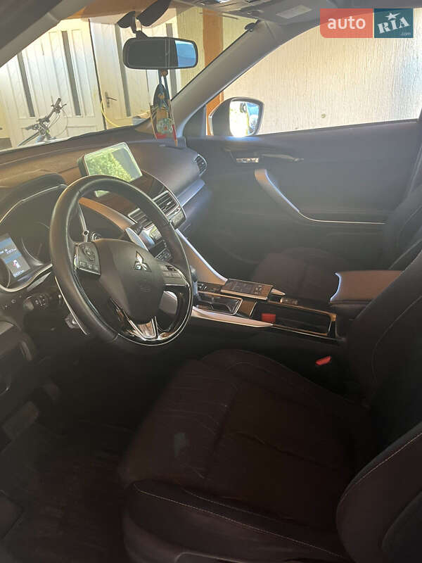 Позашляховик / Кросовер Mitsubishi Eclipse Cross 2020 в Береговому