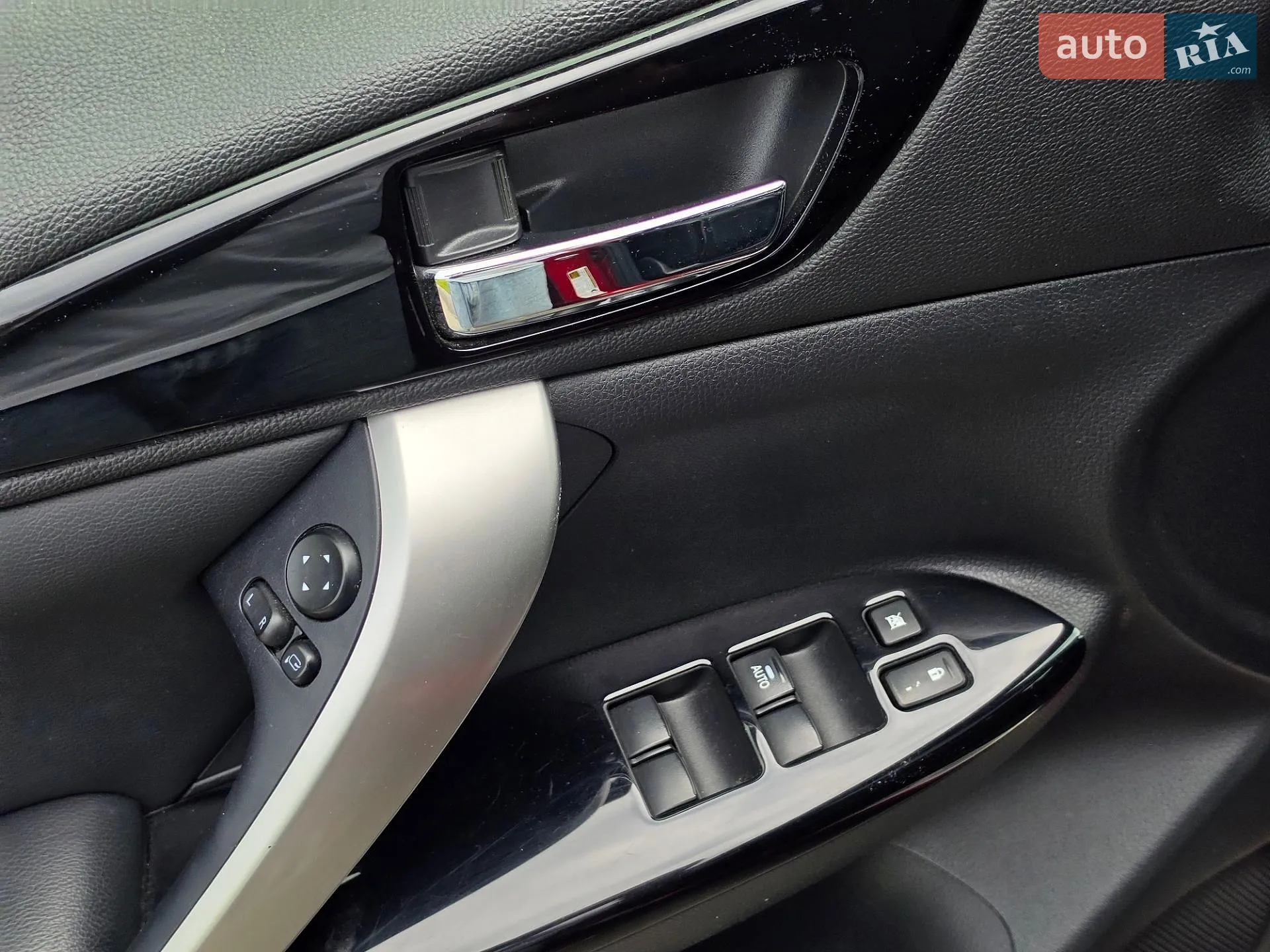 2018 Mitsubishi Eclipse Cross - мініатюра 28