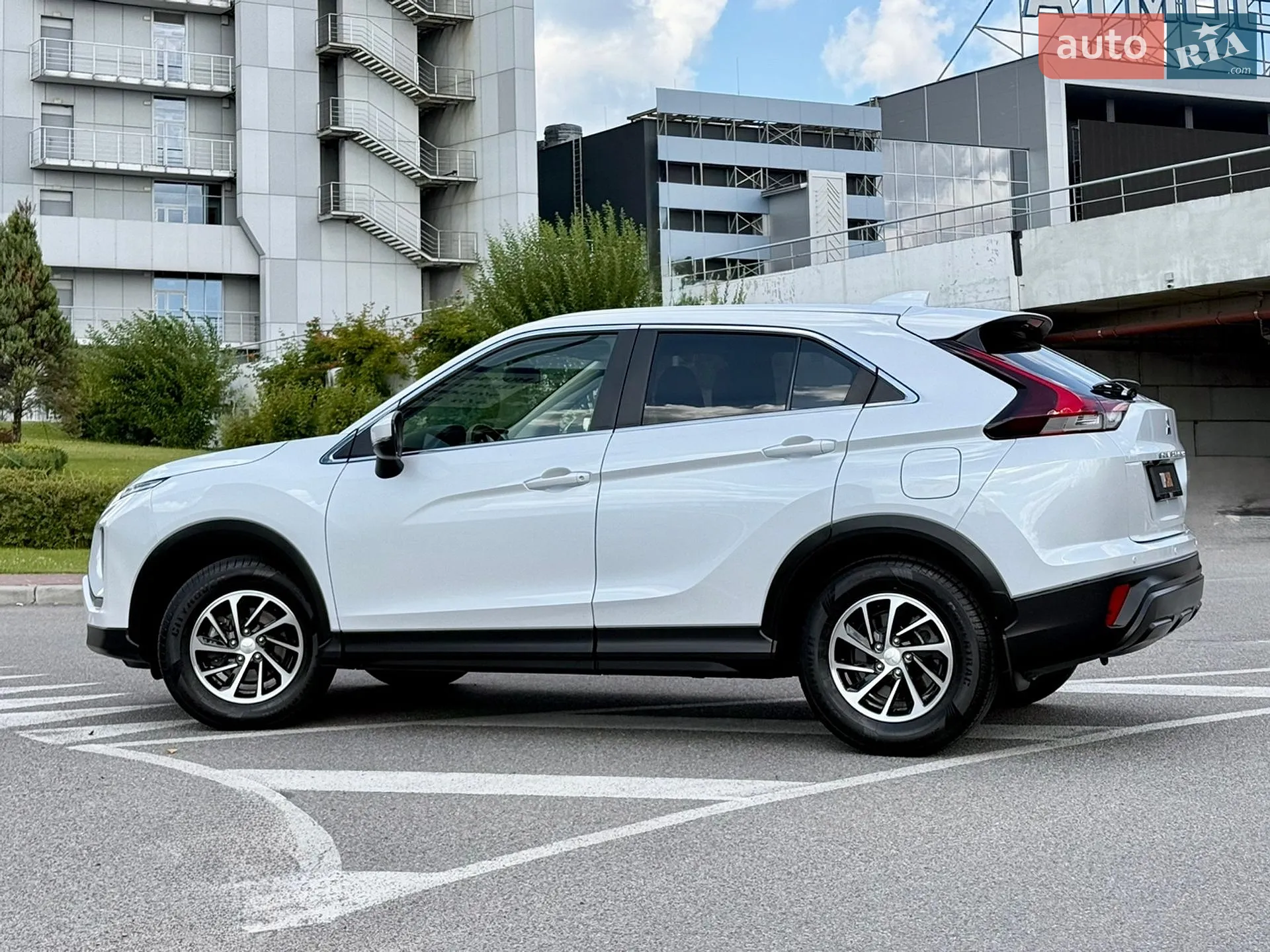 2021 Mitsubishi Eclipse Cross - мініатюра 8
