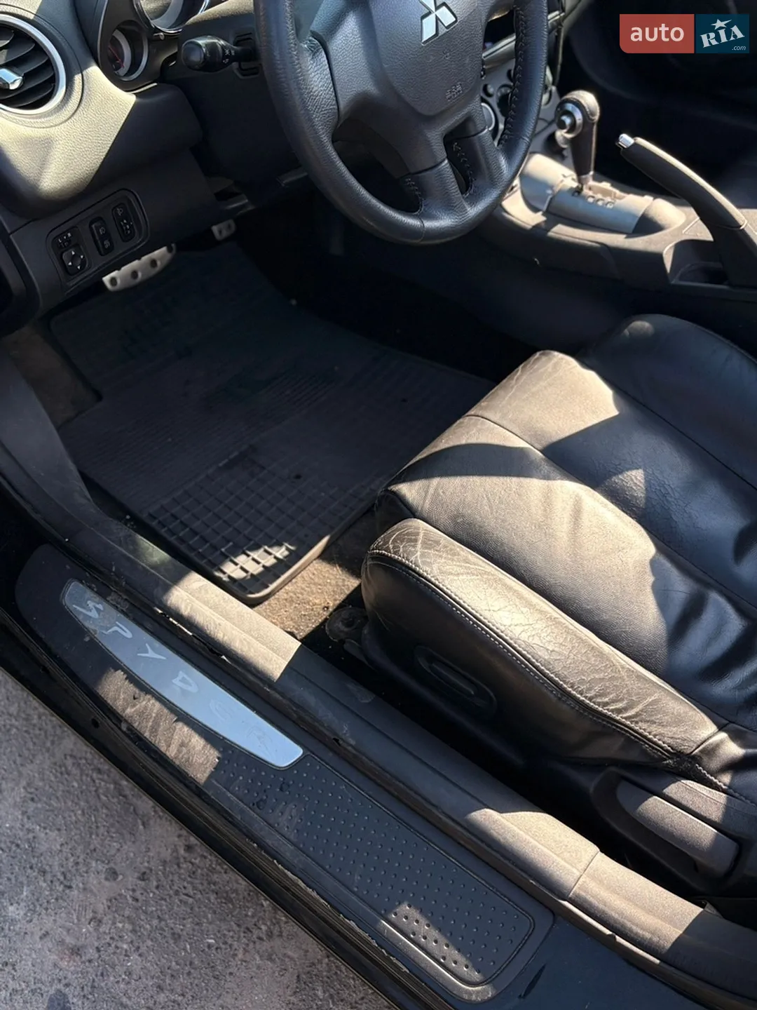 2010 Mitsubishi Eclipse - мініатюра 29