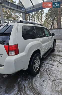 Позашляховик / Кросовер Mitsubishi Endeavor 2004 в 