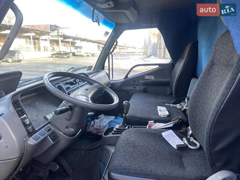 Вантажний фургон Mitsubishi Fuso Canter 2004 в Харкові