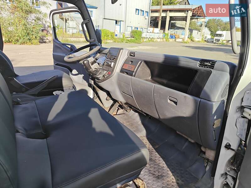 Грузовой фургон Mitsubishi Fuso Canter 2009 в Киеве